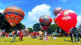 Melihat Kemeriahan Festival Balon Udara di Wonosobo Saat Libur Lebaran