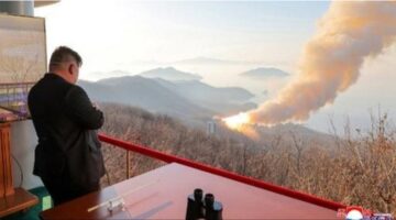 Kim Jong Un Awasi Uji Mesin Roket Canggih, Korea Utara Percepat Ambisi Rudal Global